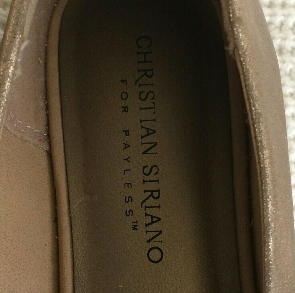 ‼️PRICE DROP‼️Christian Siriano Gold Women's Flats - Picture 4 of 6